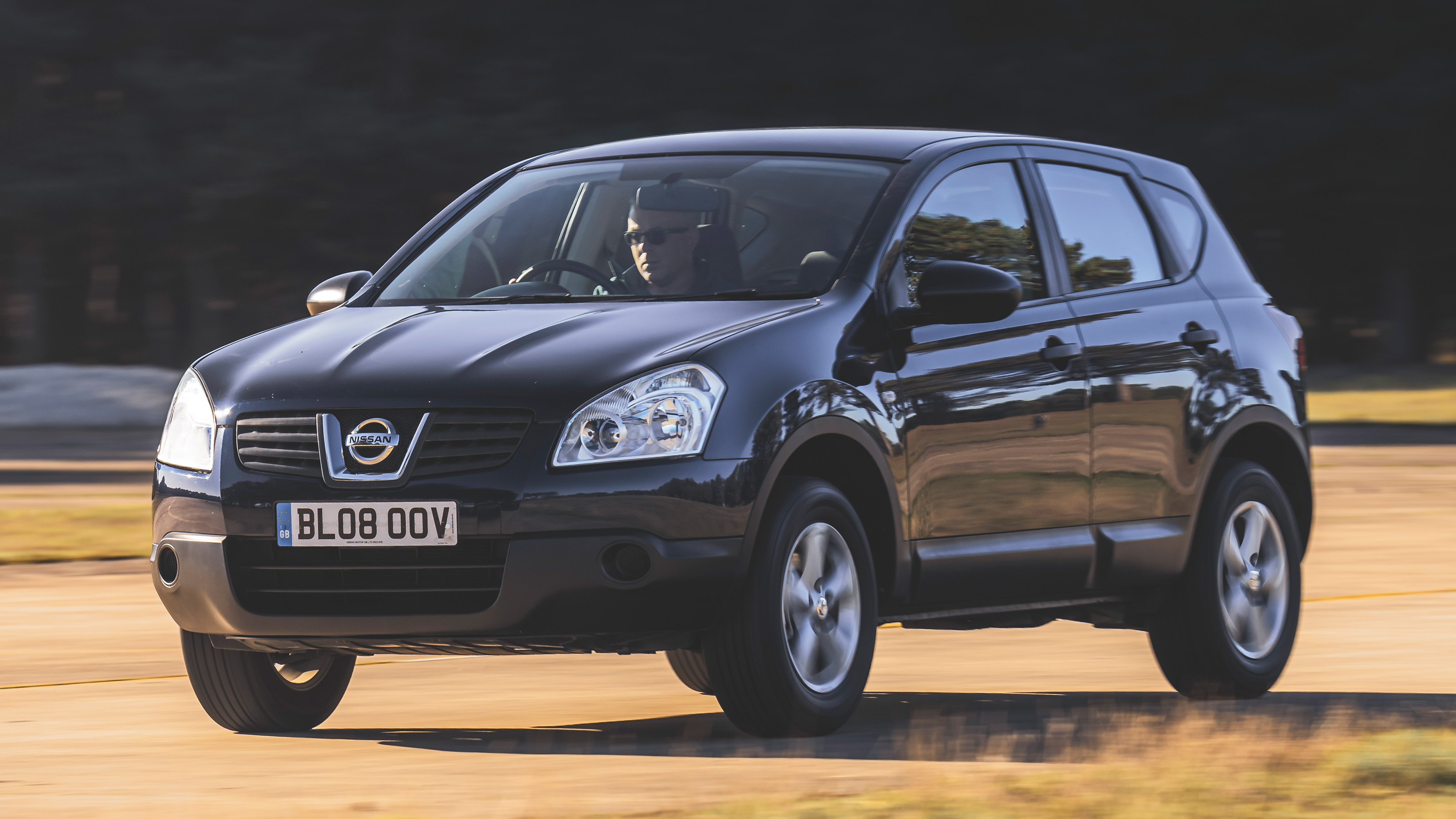 Nissan Qashqai Mk1 - front cornering