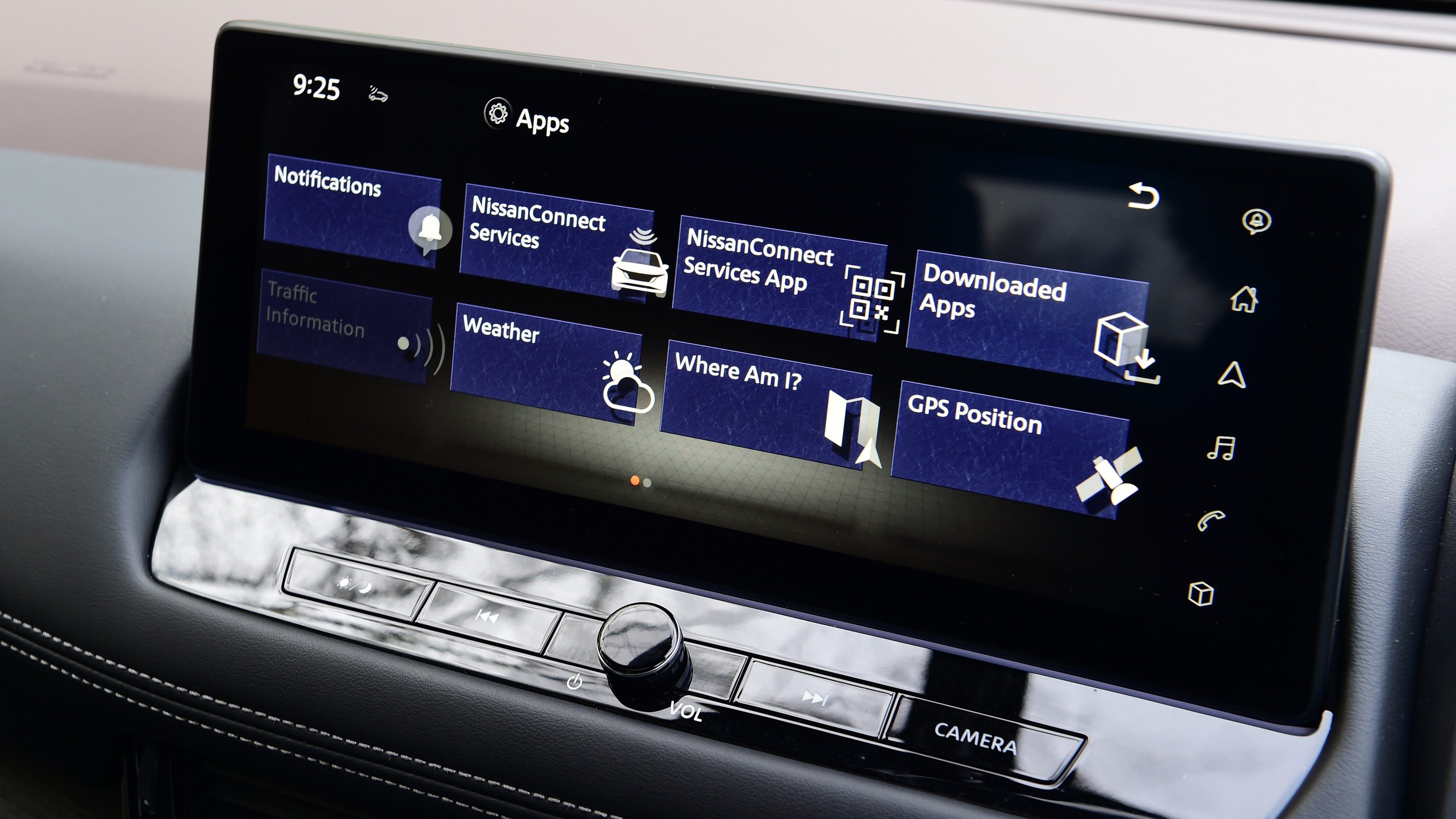 Nissan X-Trail - infotainment screen (apps menu)