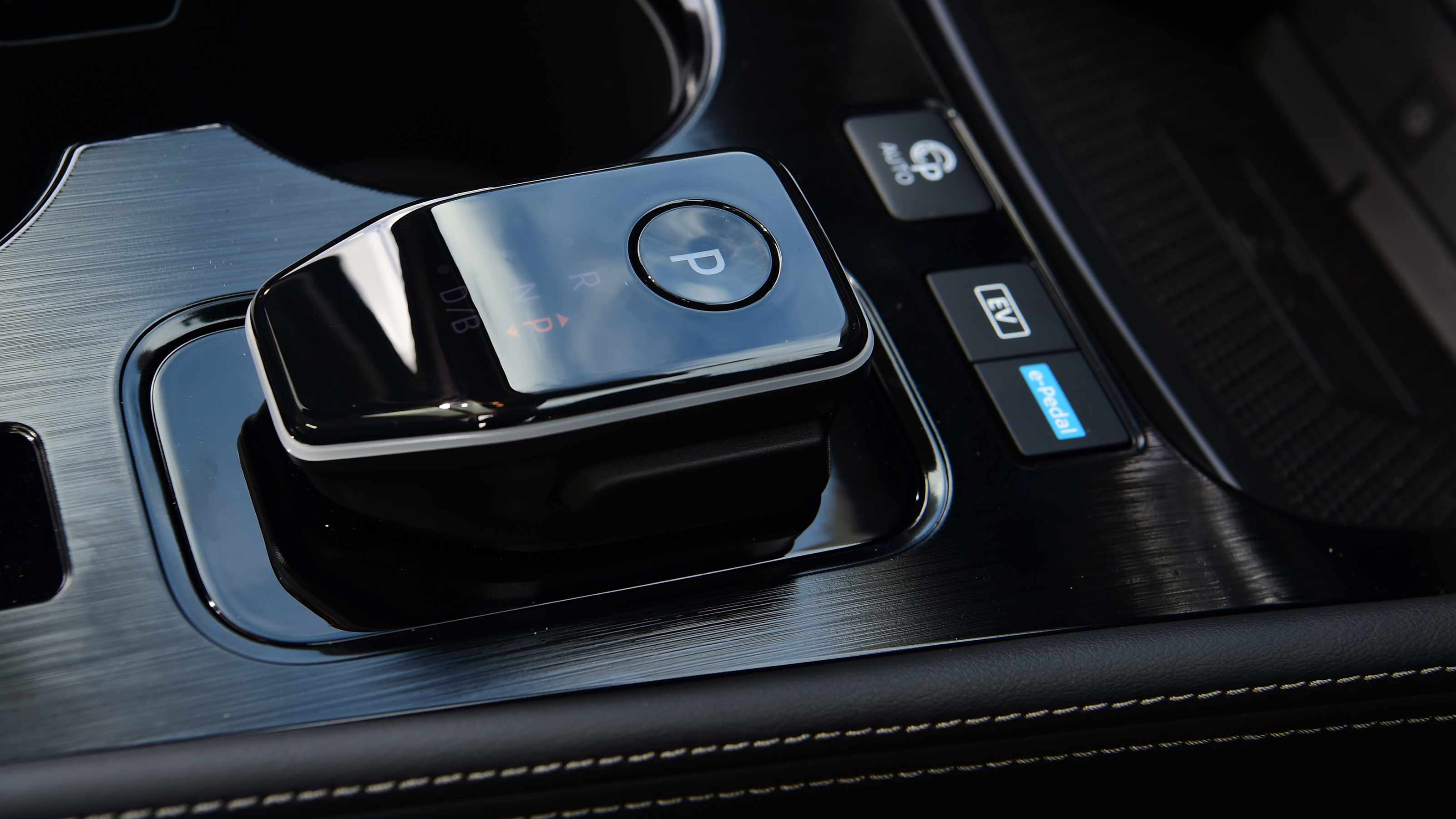 Nissan X-Trail - gear selector