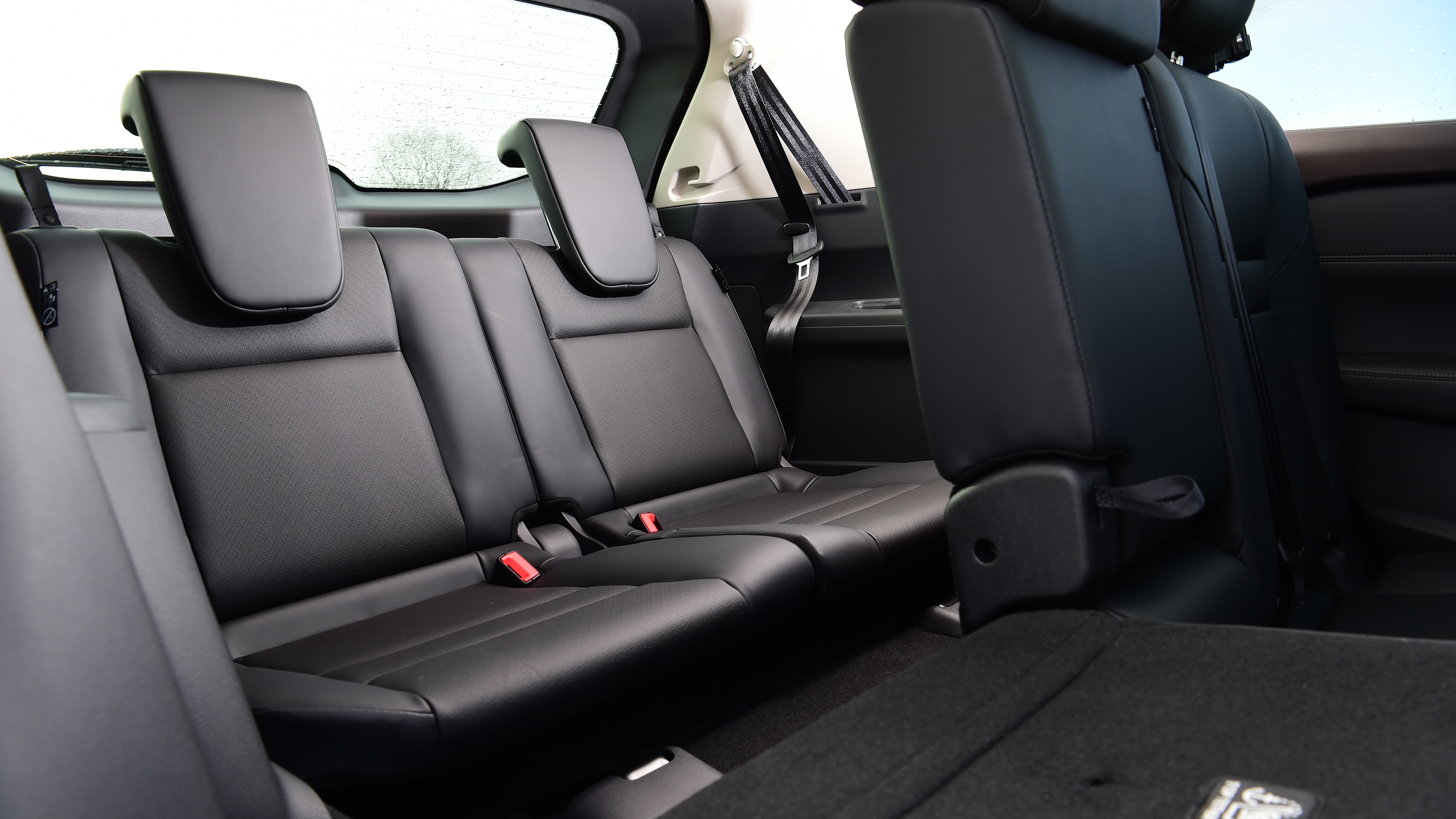 Nissan X-Trail - rear seats