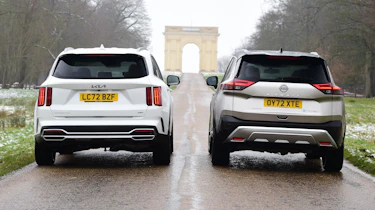 Nissan X-Trail and Kia Sorento - rear tracking