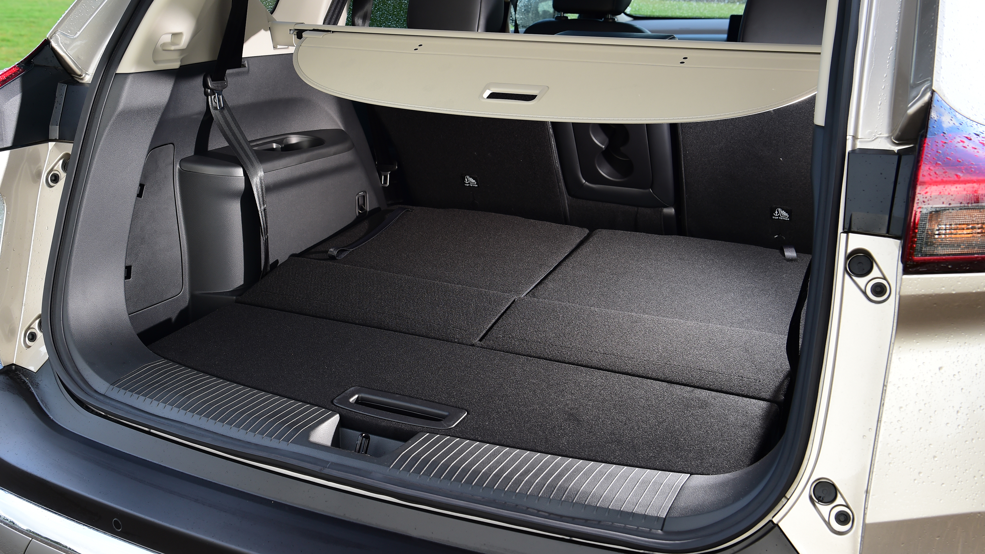 Nissan X-Trail - boot