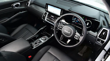 Kia Sorento - interior (driver's door view)