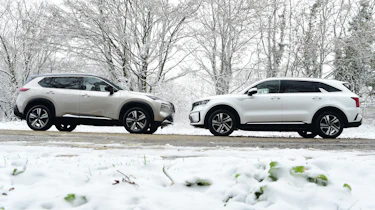 Nissan X-Trail and Kia Sorento - face-to-face