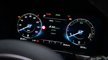 Kia Sorento - dashboard screen (dark dials)