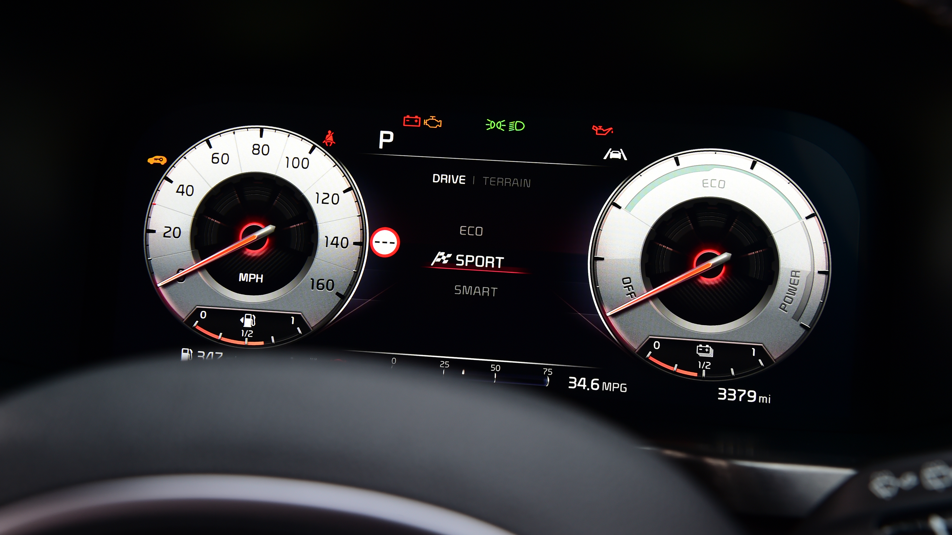 Kia Sorento - dashboard screen (light dials)