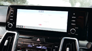 Kia Sorento - infotainment screen