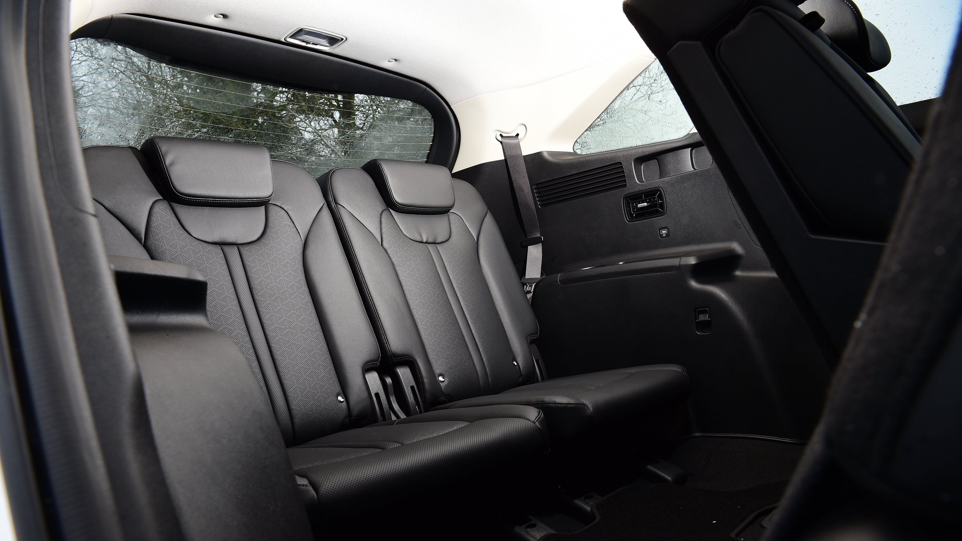 Kia Sorento - rear seats