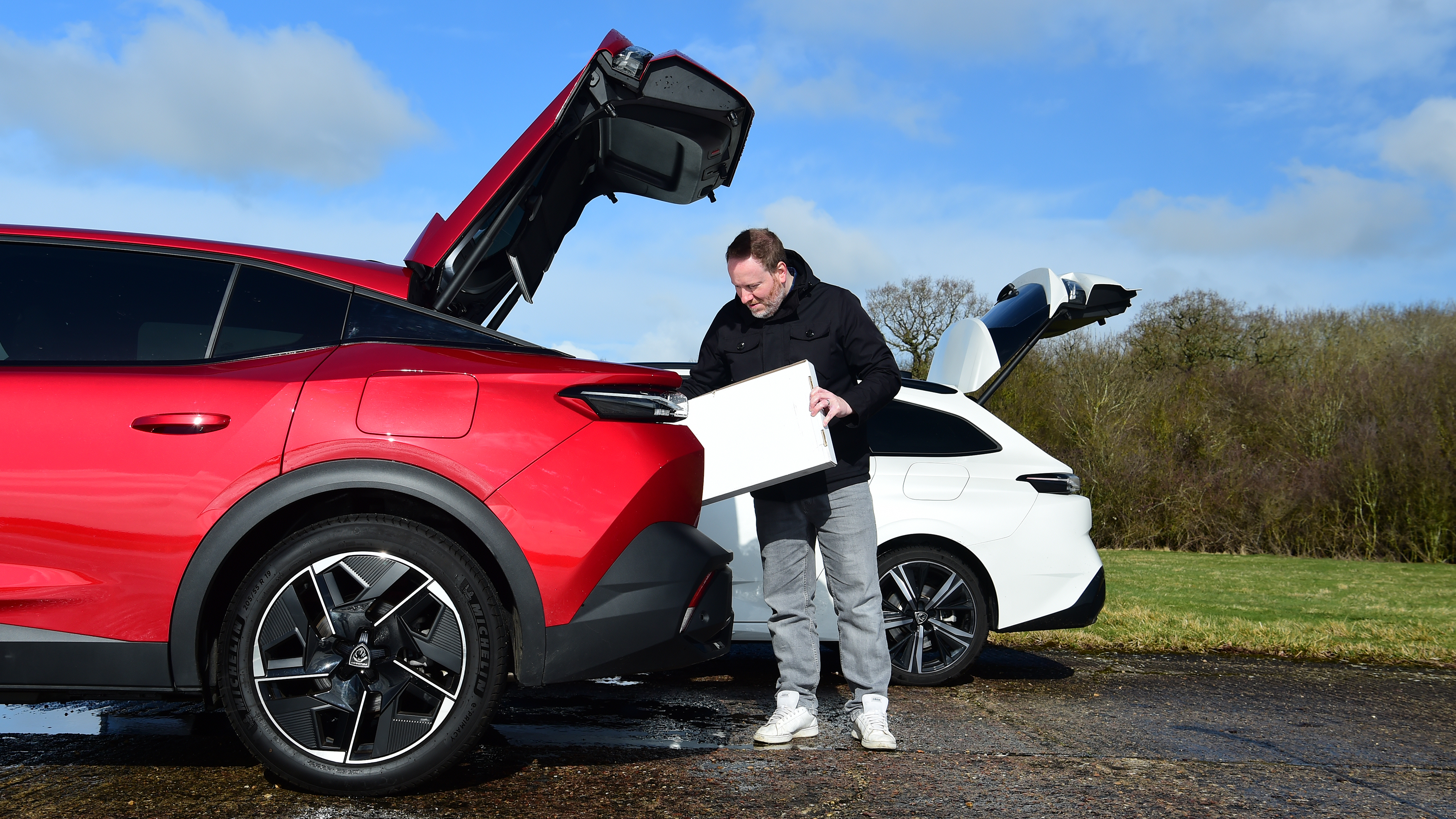 Peugeot 308 and 408 - Pete Baiden loading boots