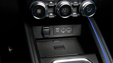 Renault Clio facelift - interior detail