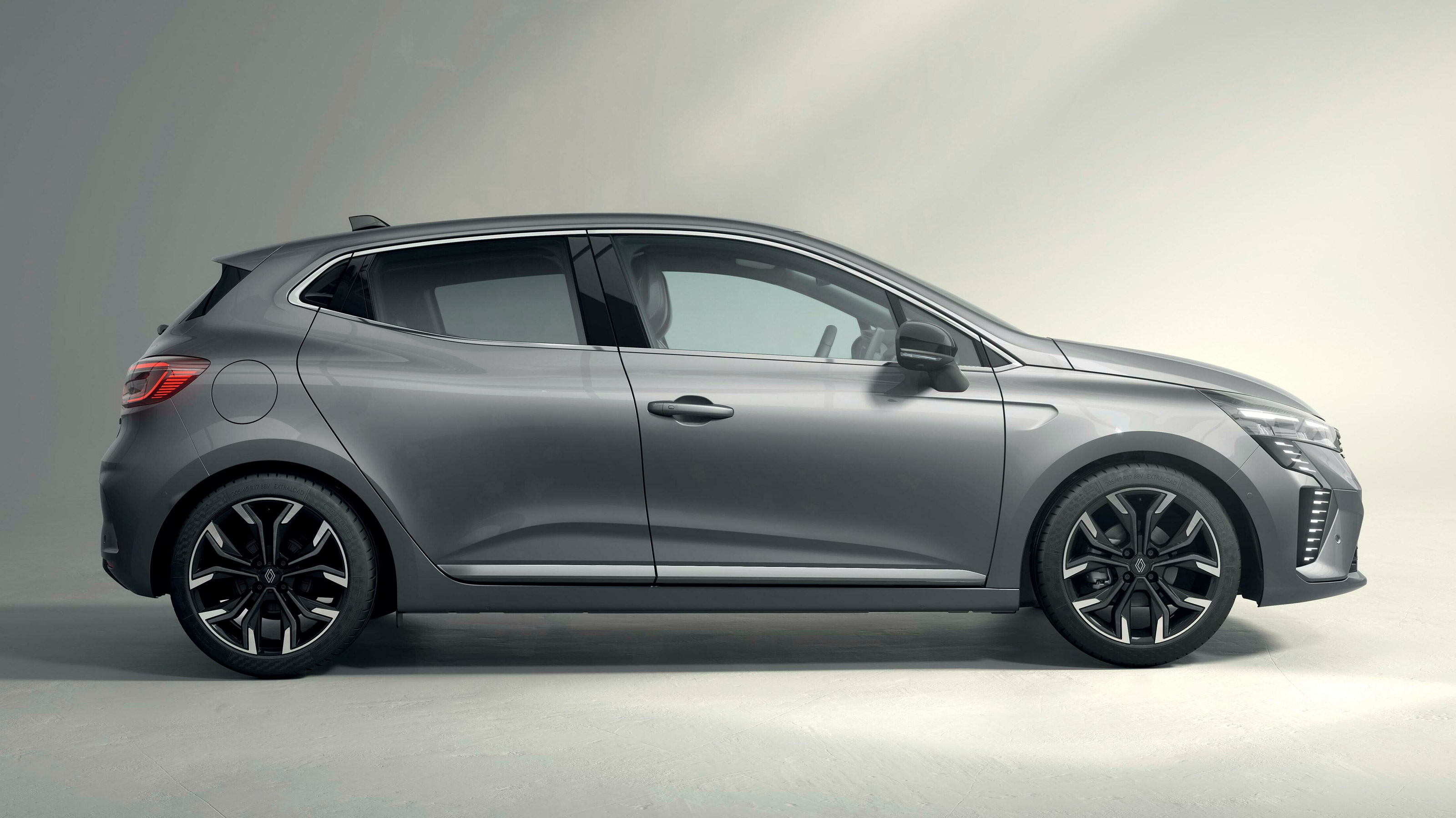 Renault Clio facelift - side