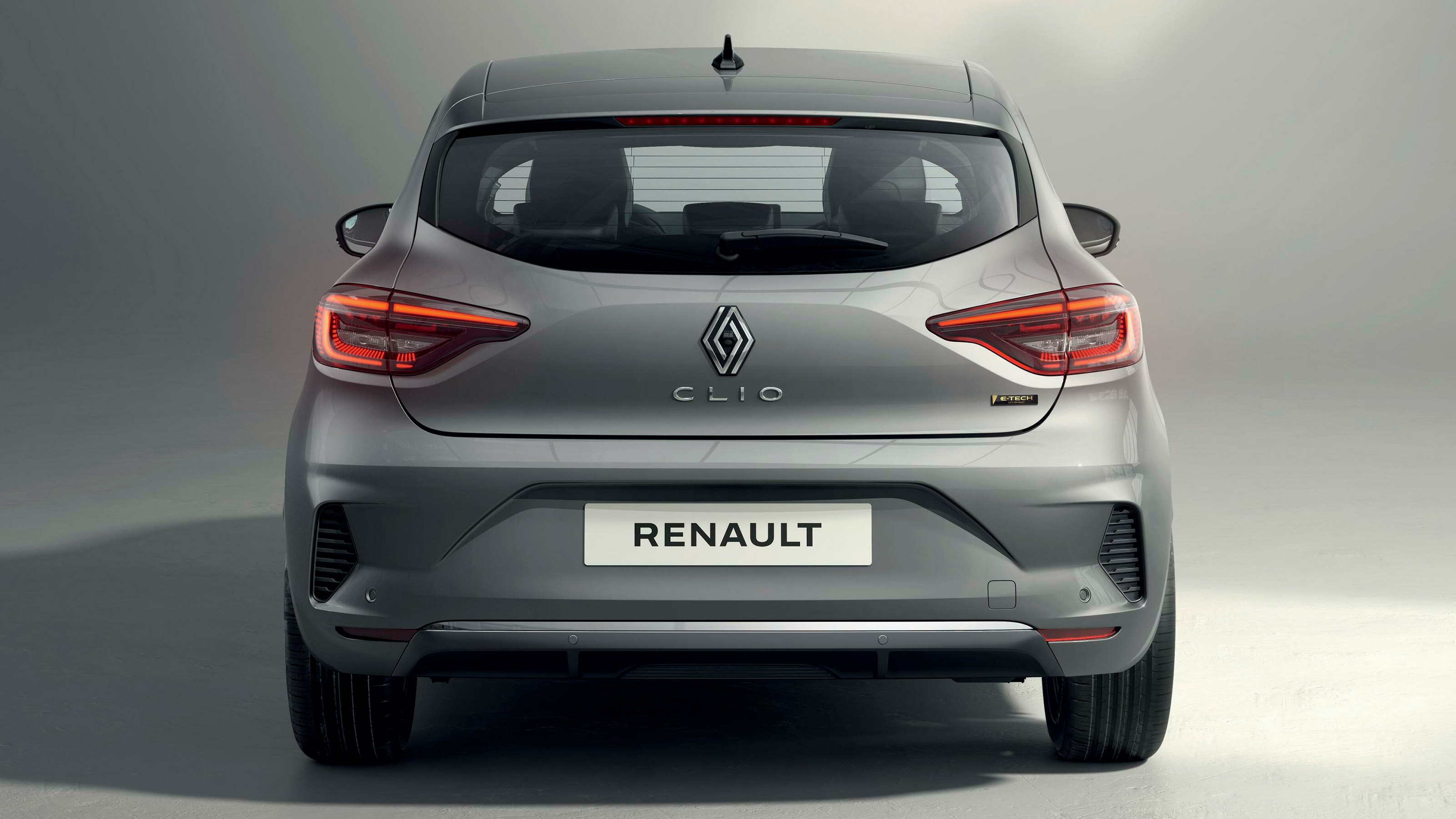 Renault Clio facelift - full rear studio