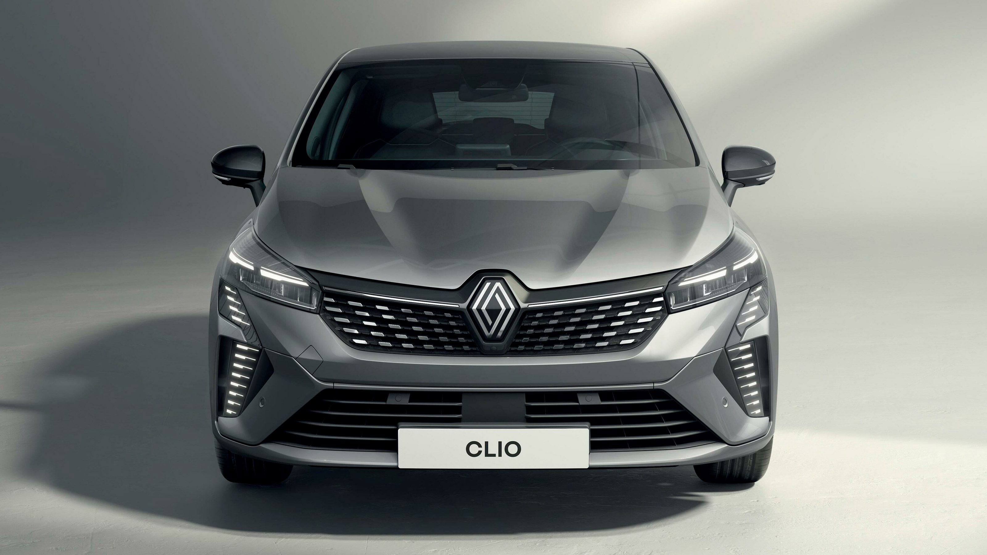 Renault Clio facelift - full front studio