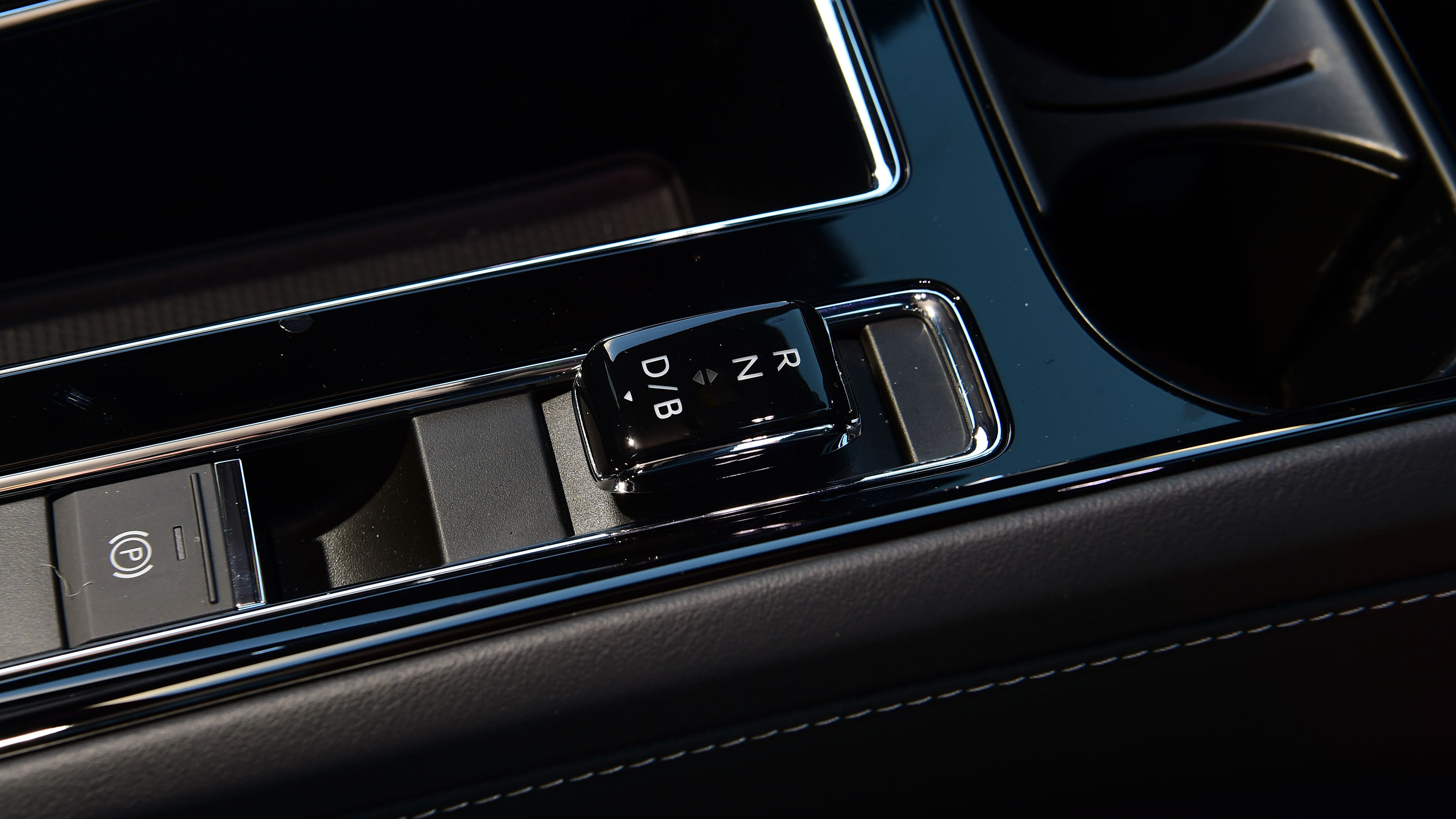 Skoda Enyaq iV - gear selector