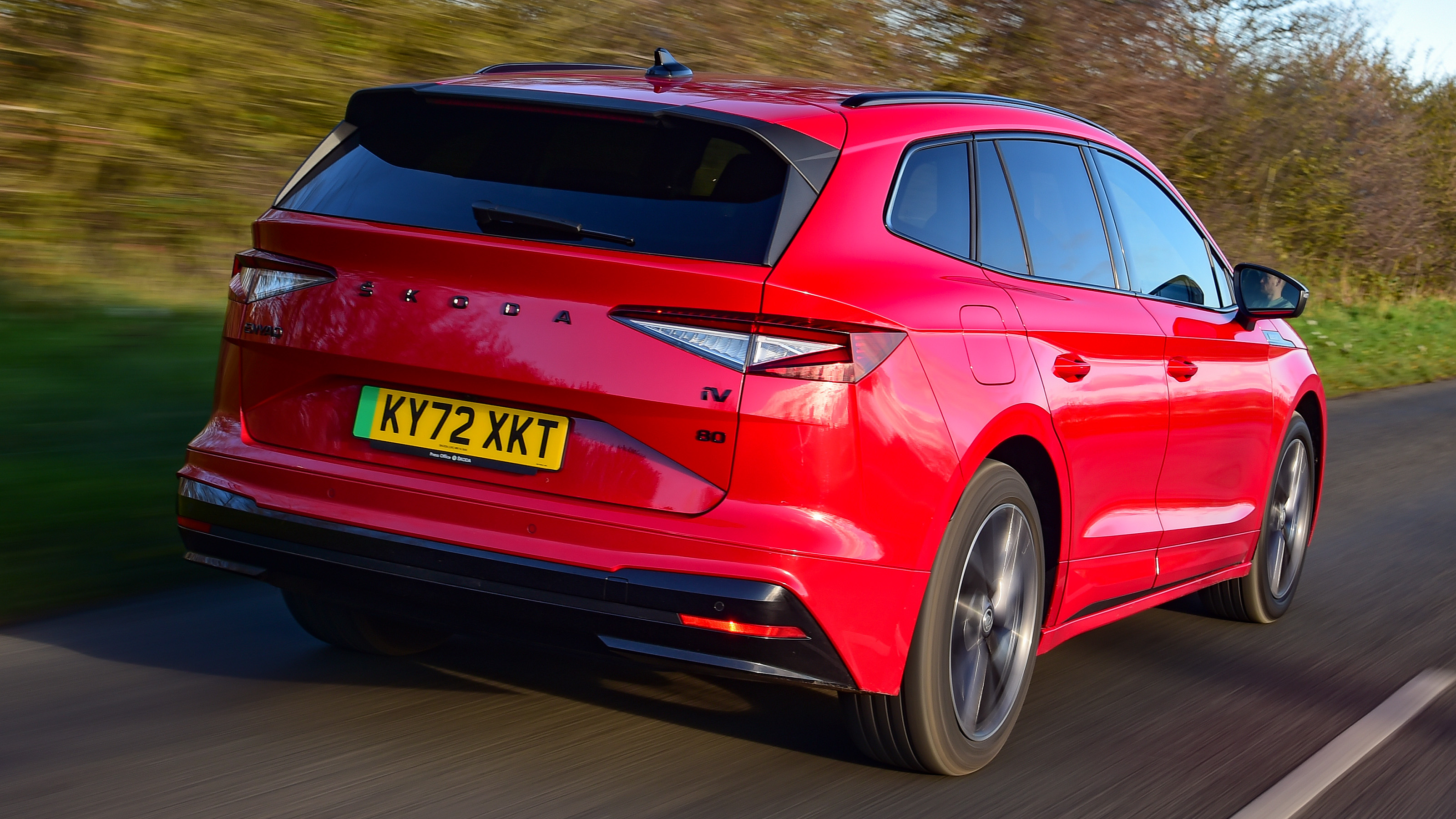 Skoda Enyaq iV - rear tracking