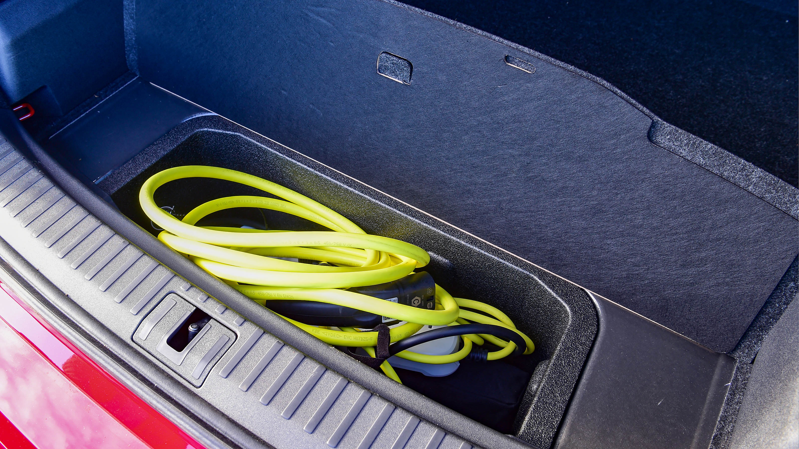 Skoda Enyaq iV - underfloor storage