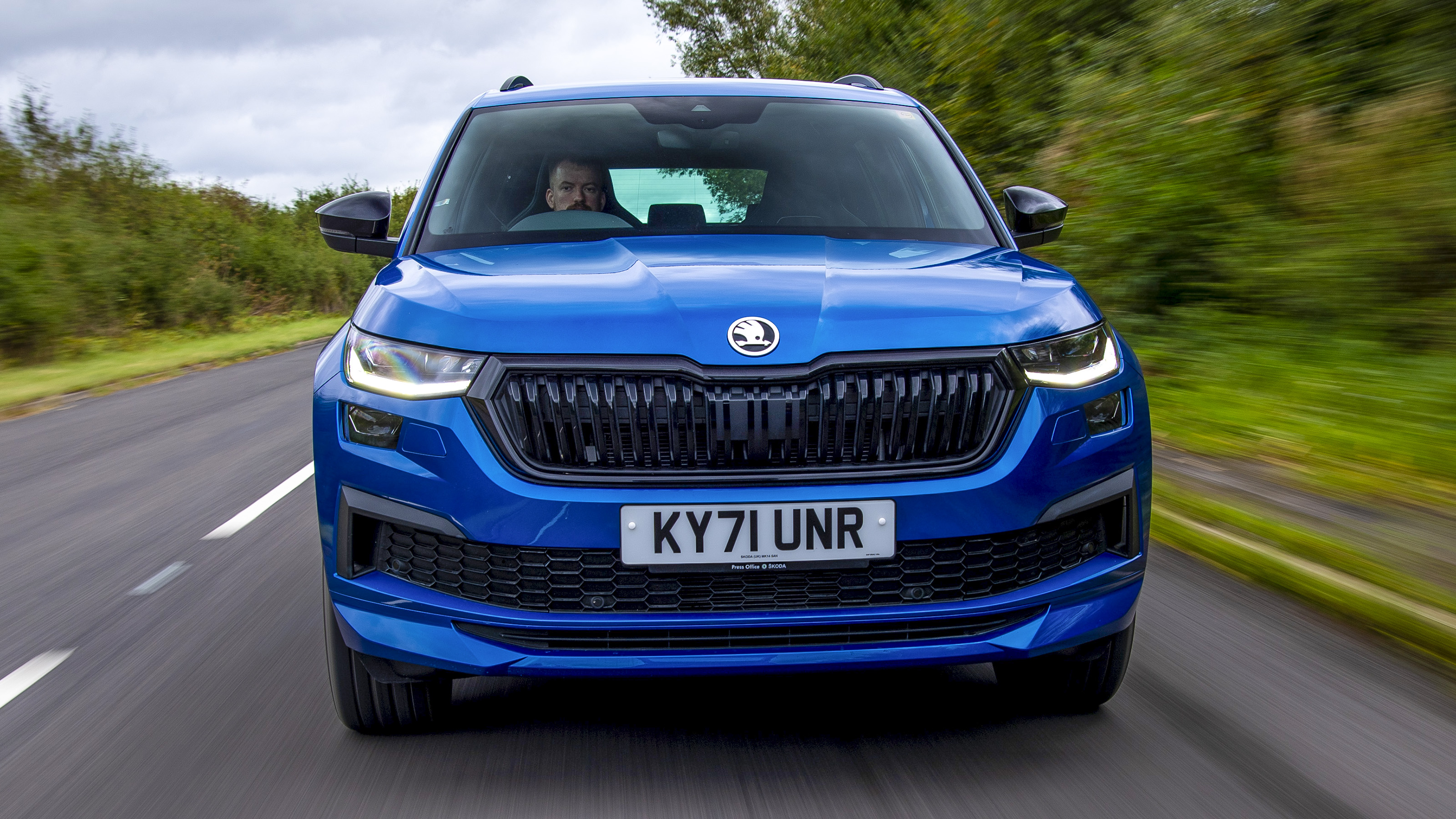 Skoda Kodiaq SportLine - front tracking
