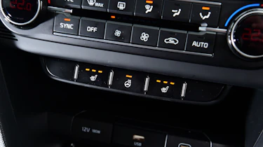 Kia Ceed - interior switchgear