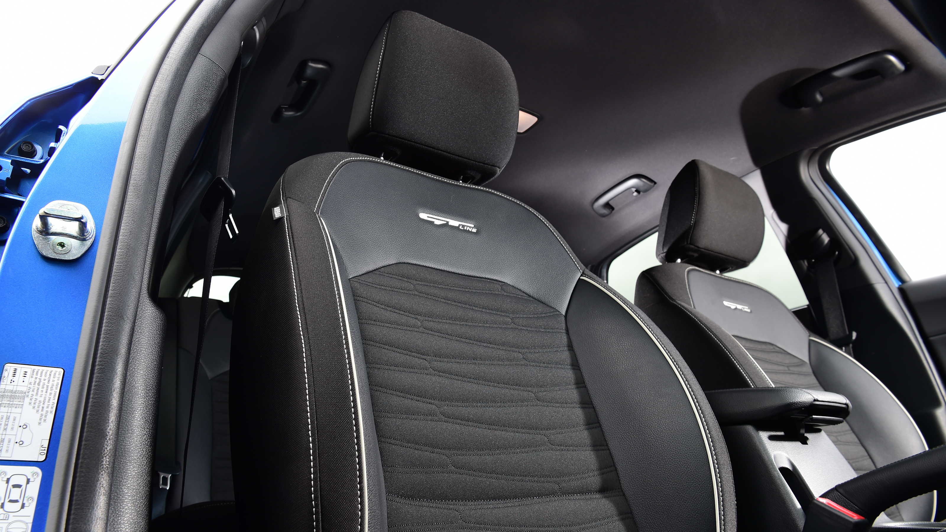 Kia Ceed - front seats