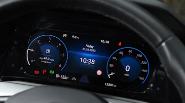 Volkswagen Golf Alltrack - dials