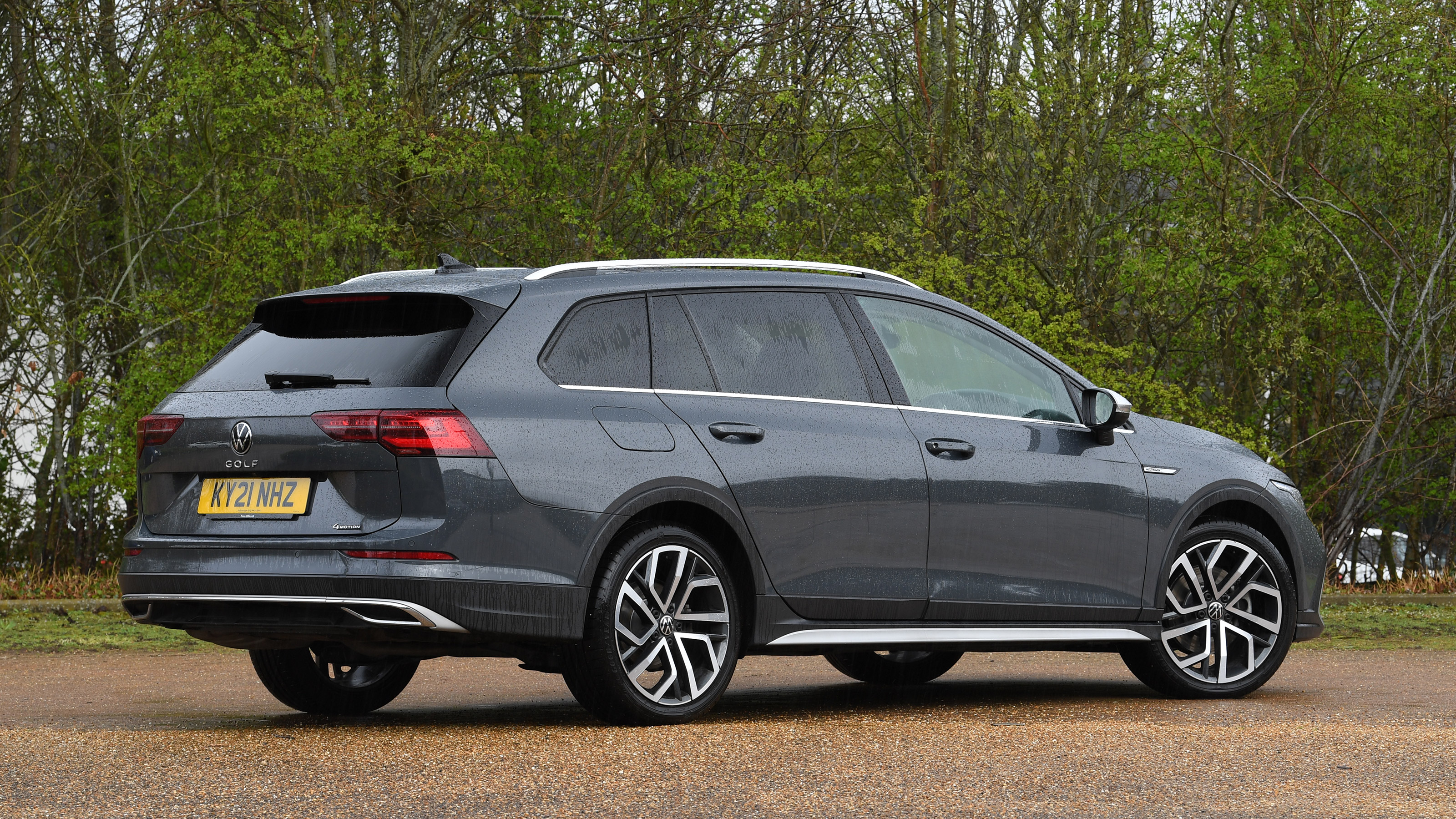 Volkswagen Golf Alltrack - rear static