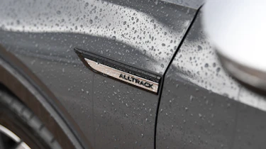 Volkswagen Golf Alltrack - side badge