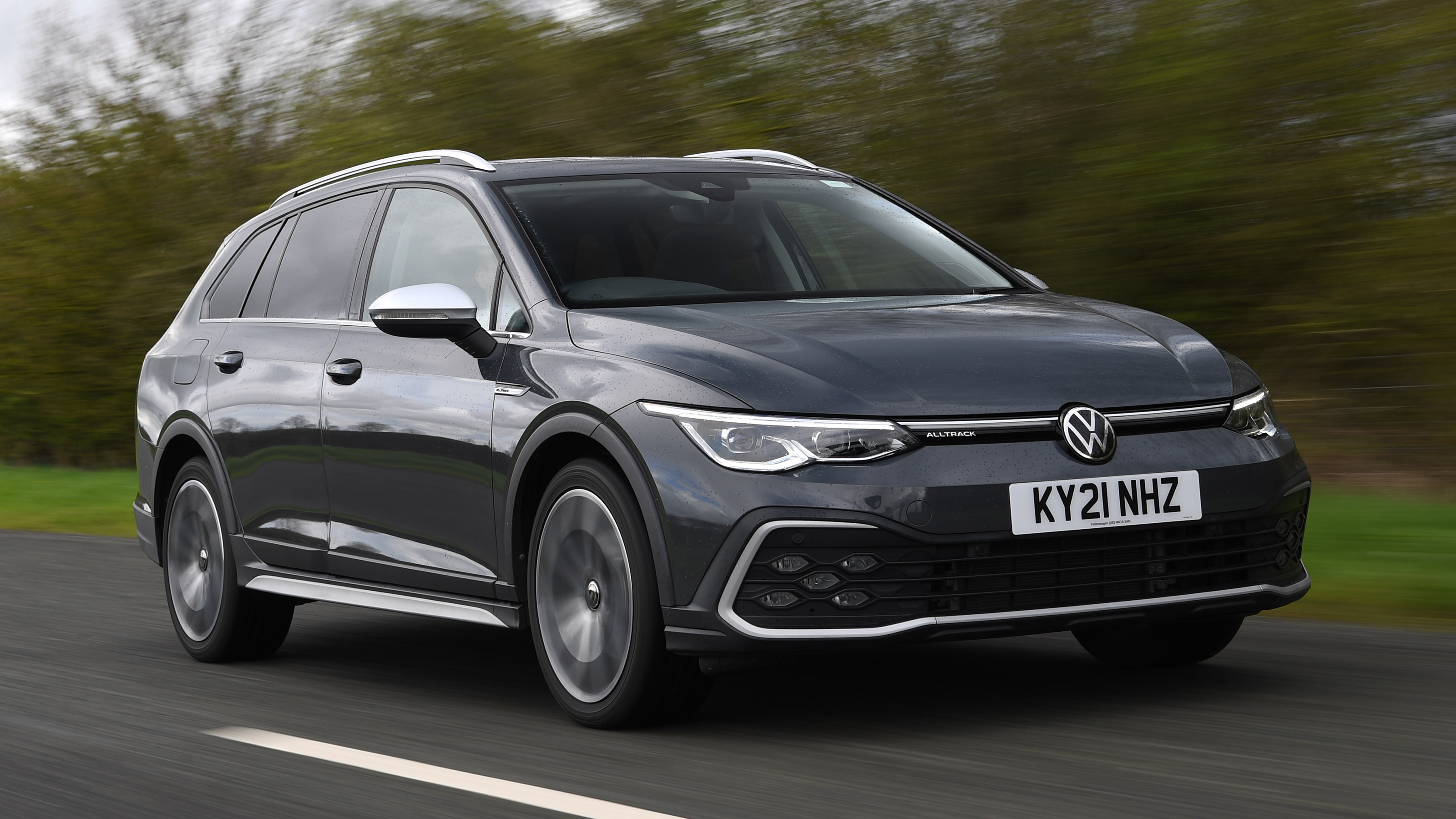 Volkswagen Golf Alltrack - front
