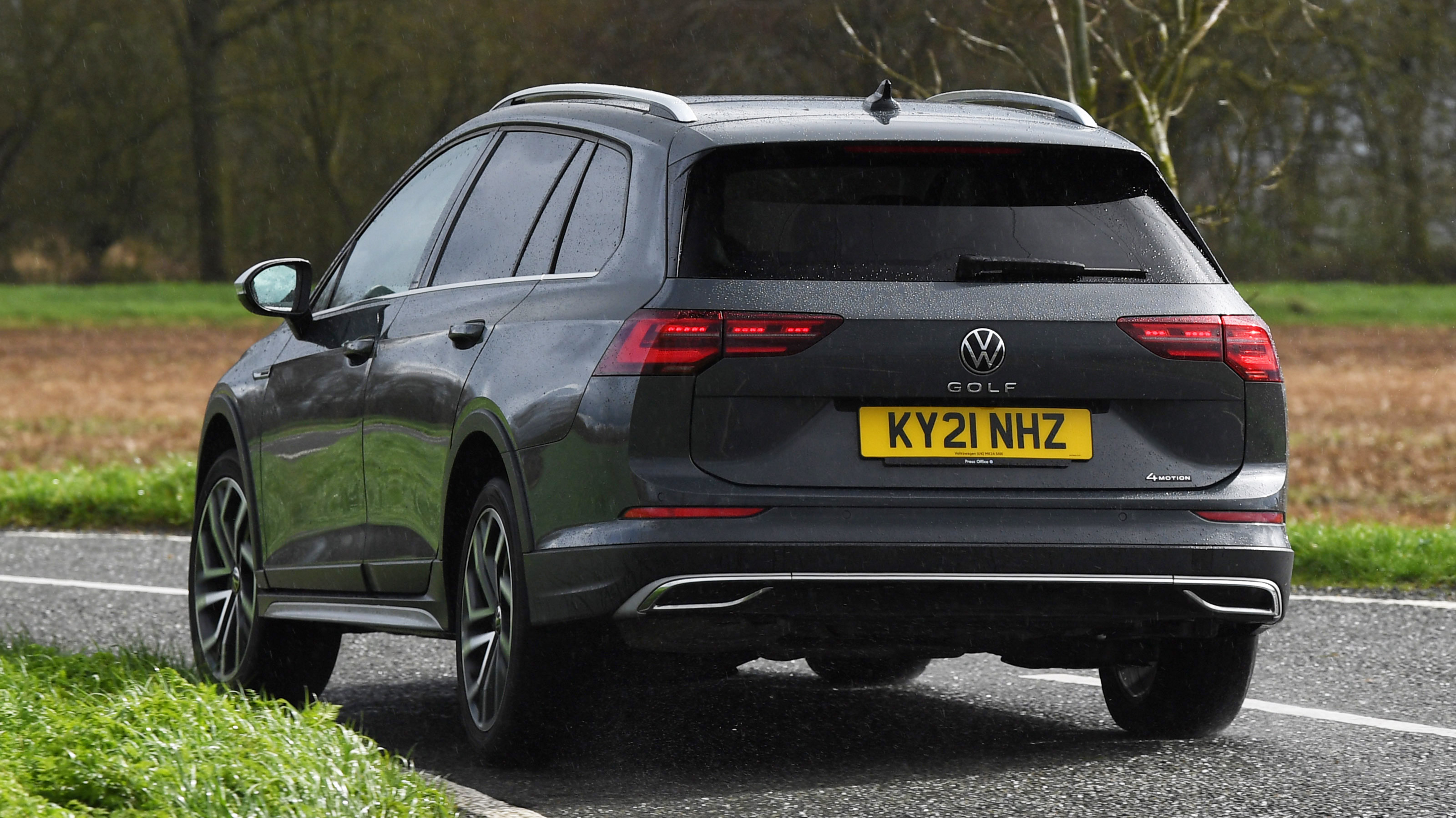 Volkswagen Golf Alltrack - rear