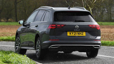 Volkswagen Golf Alltrack - rear