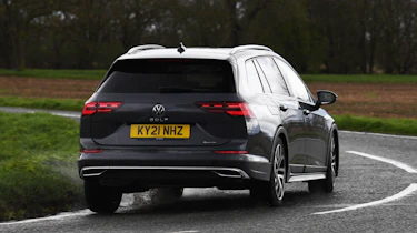 Volkswagen Golf Alltrack - rear action