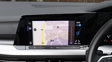Volkswagen Golf Alltrack - screen