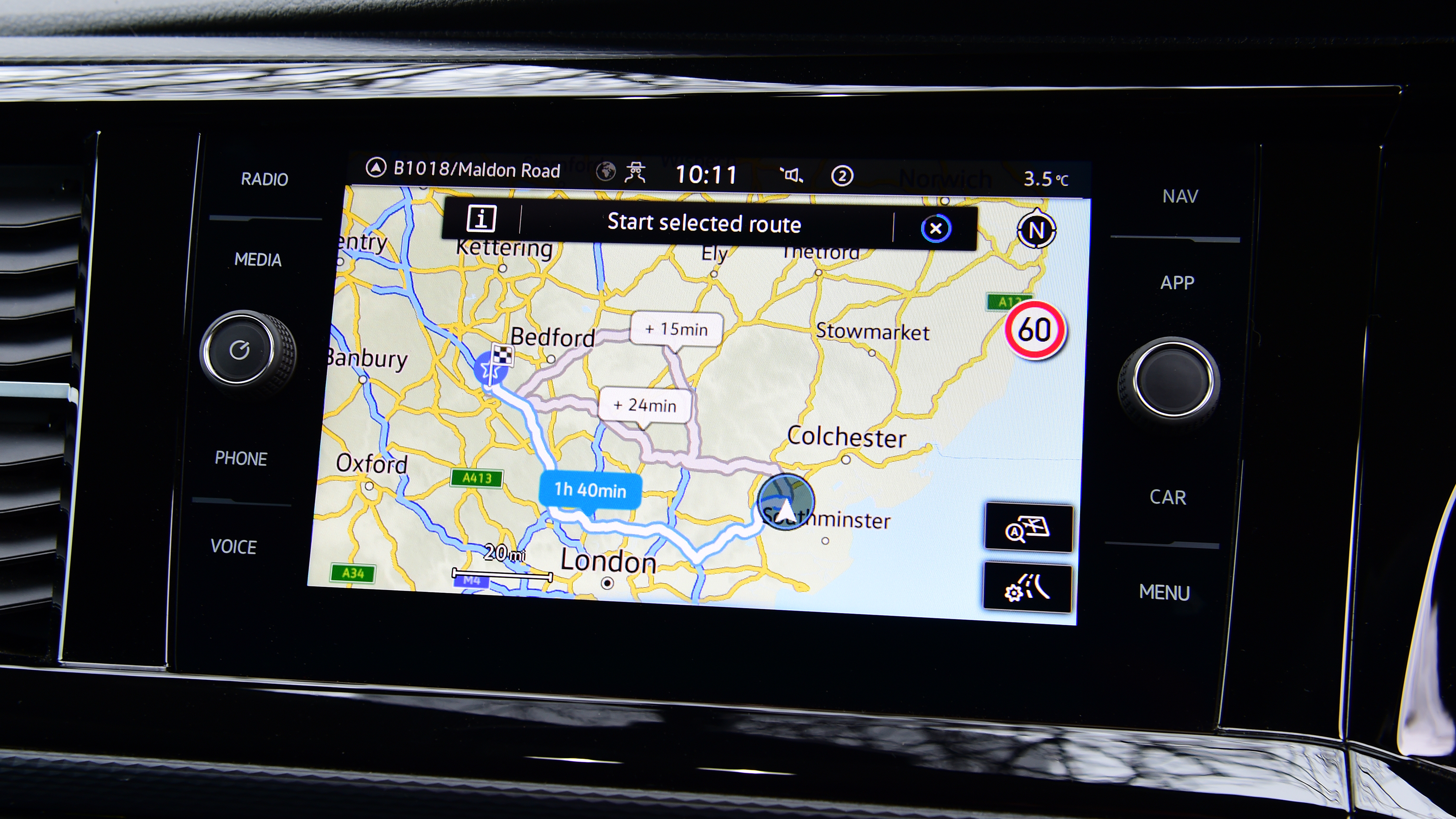 Volkswagen Transporter Sportline - infotainment screen (navigation)
