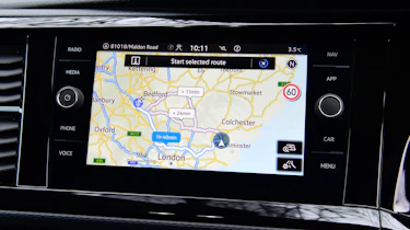 Volkswagen Transporter Sportline - infotainment screen (navigation)