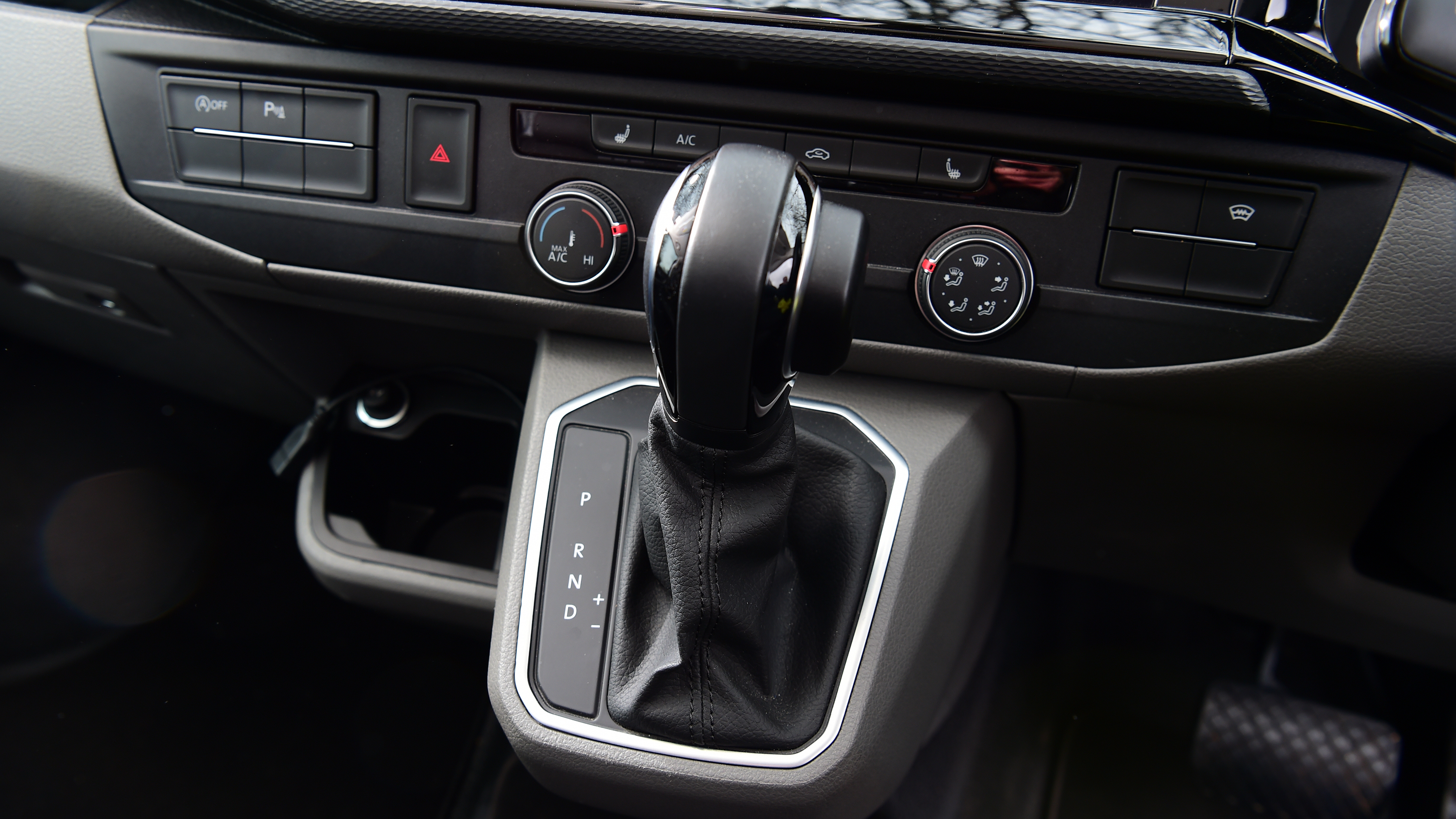 Volkswagen Transporter Sportline - gear selector