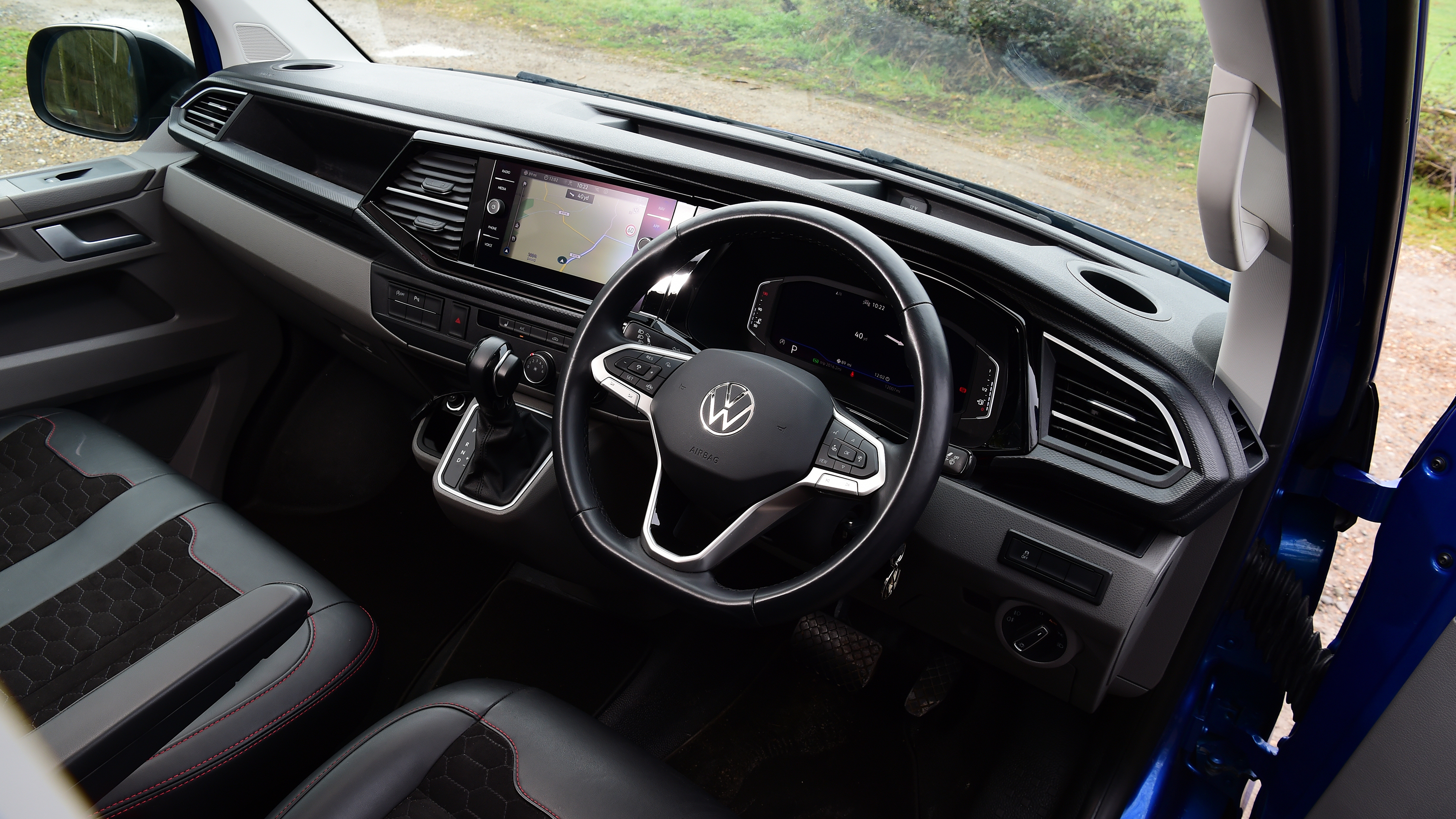 Volkswagen Transporter Sportline - interior