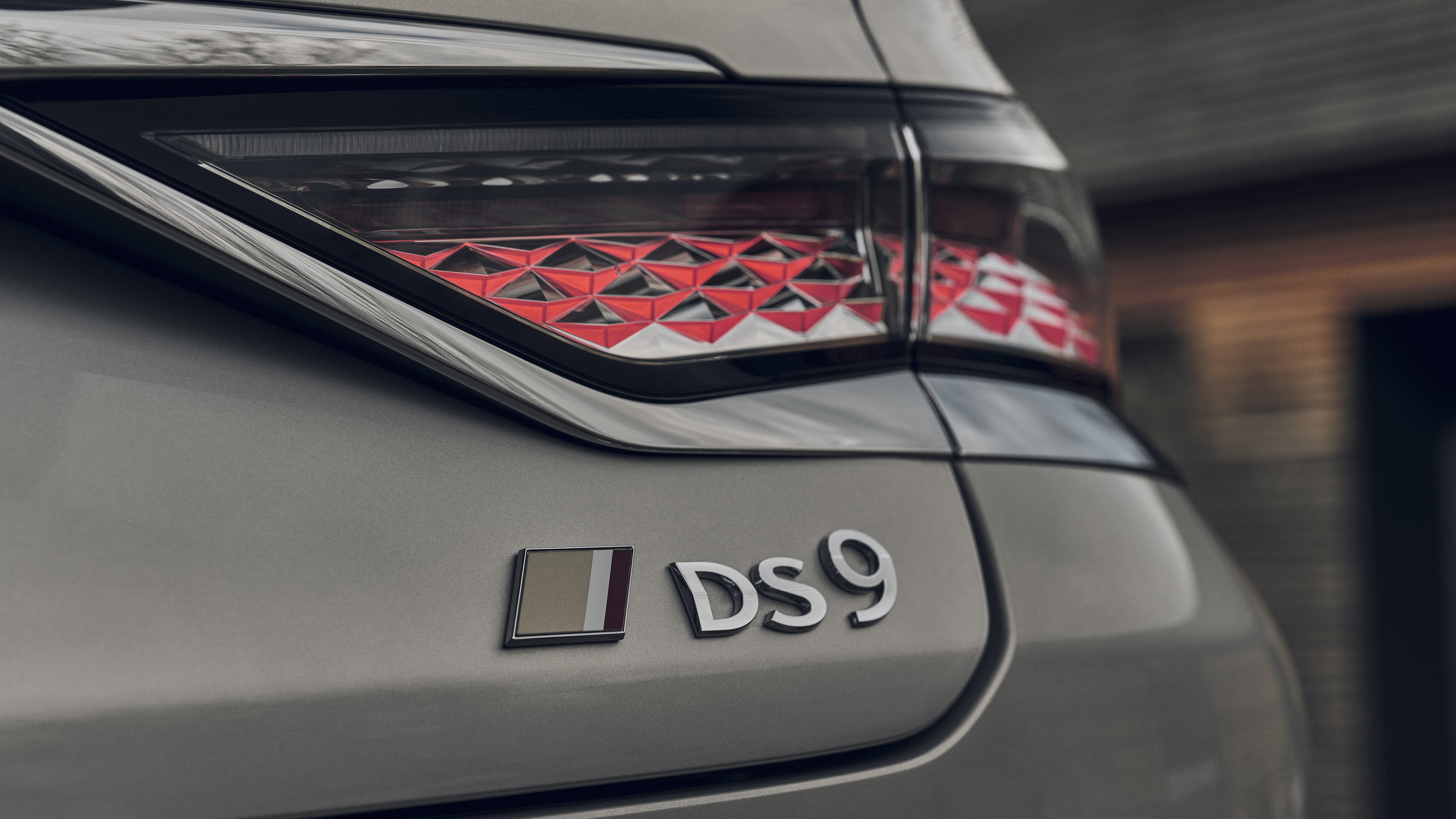 DS 9 - tail light