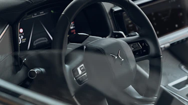 DS 9 - steering wheel