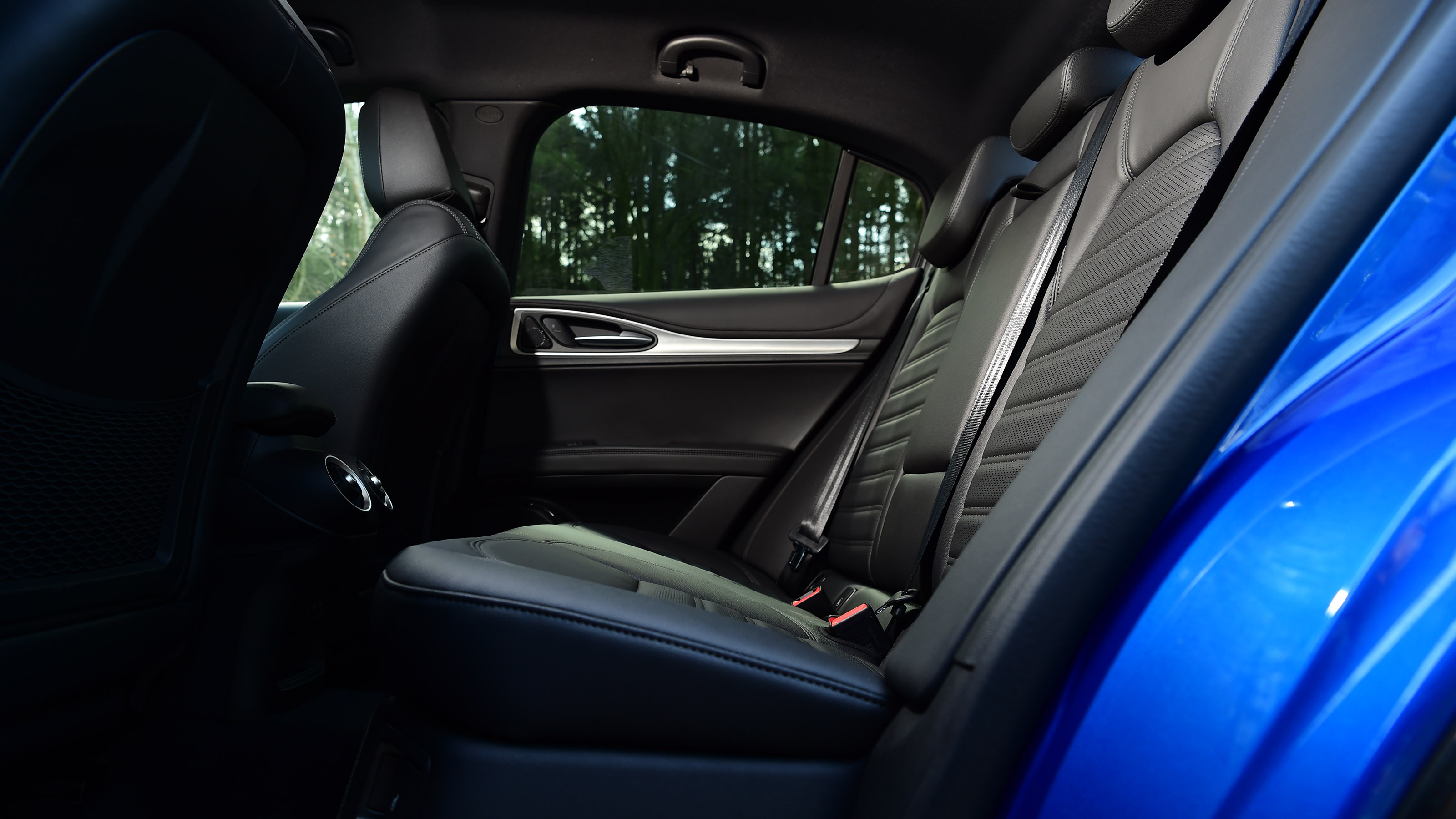 Alfa Romeo Stelvio - rear seats