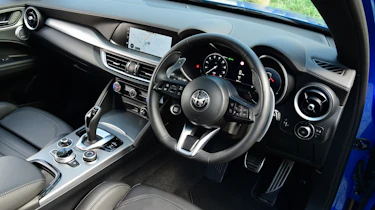 Alfa Romeo Stelvio - dash