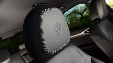 Alfa Romeo Stelvio - headrest