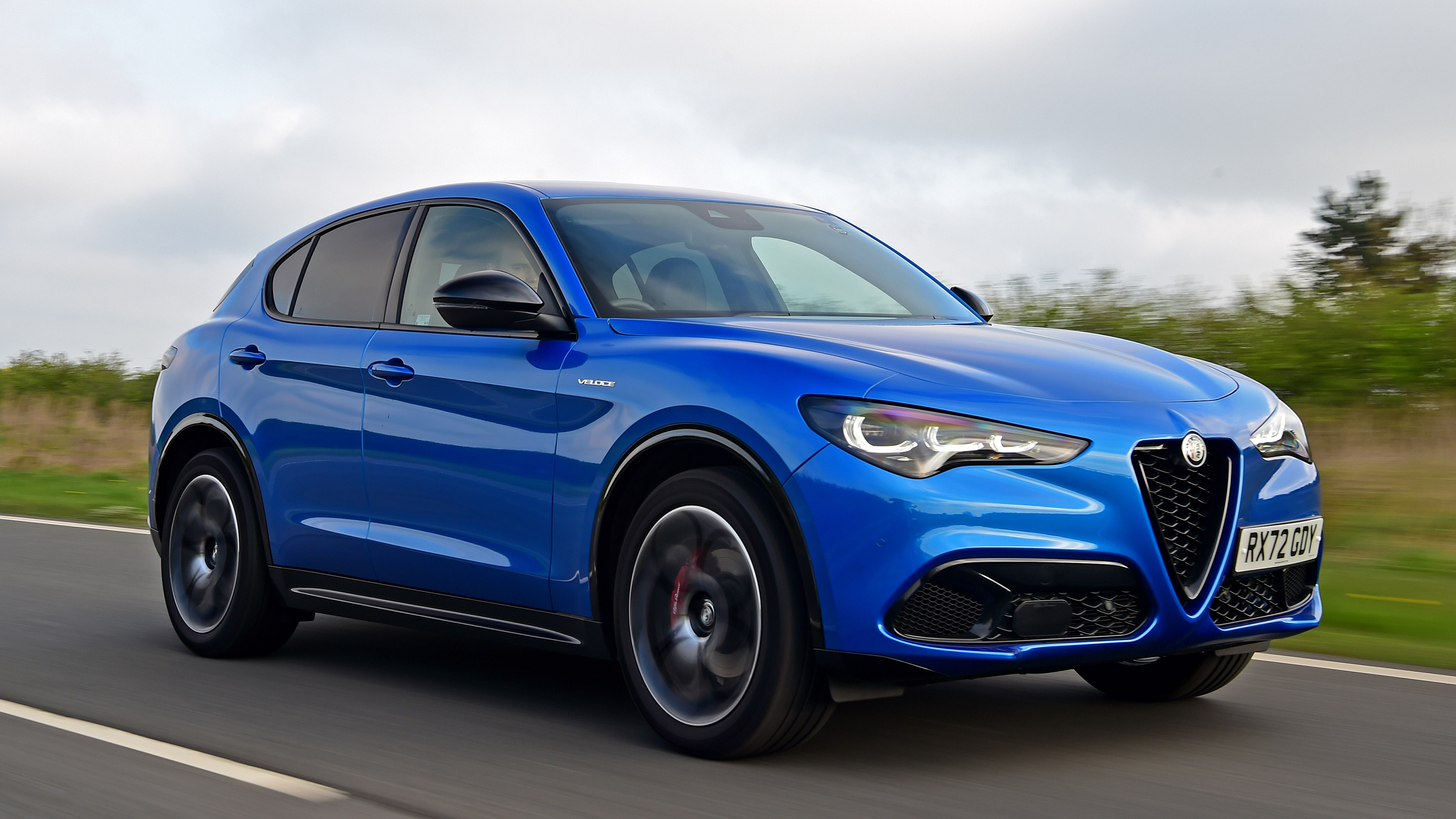 Alfa Romeo Stelvio - front