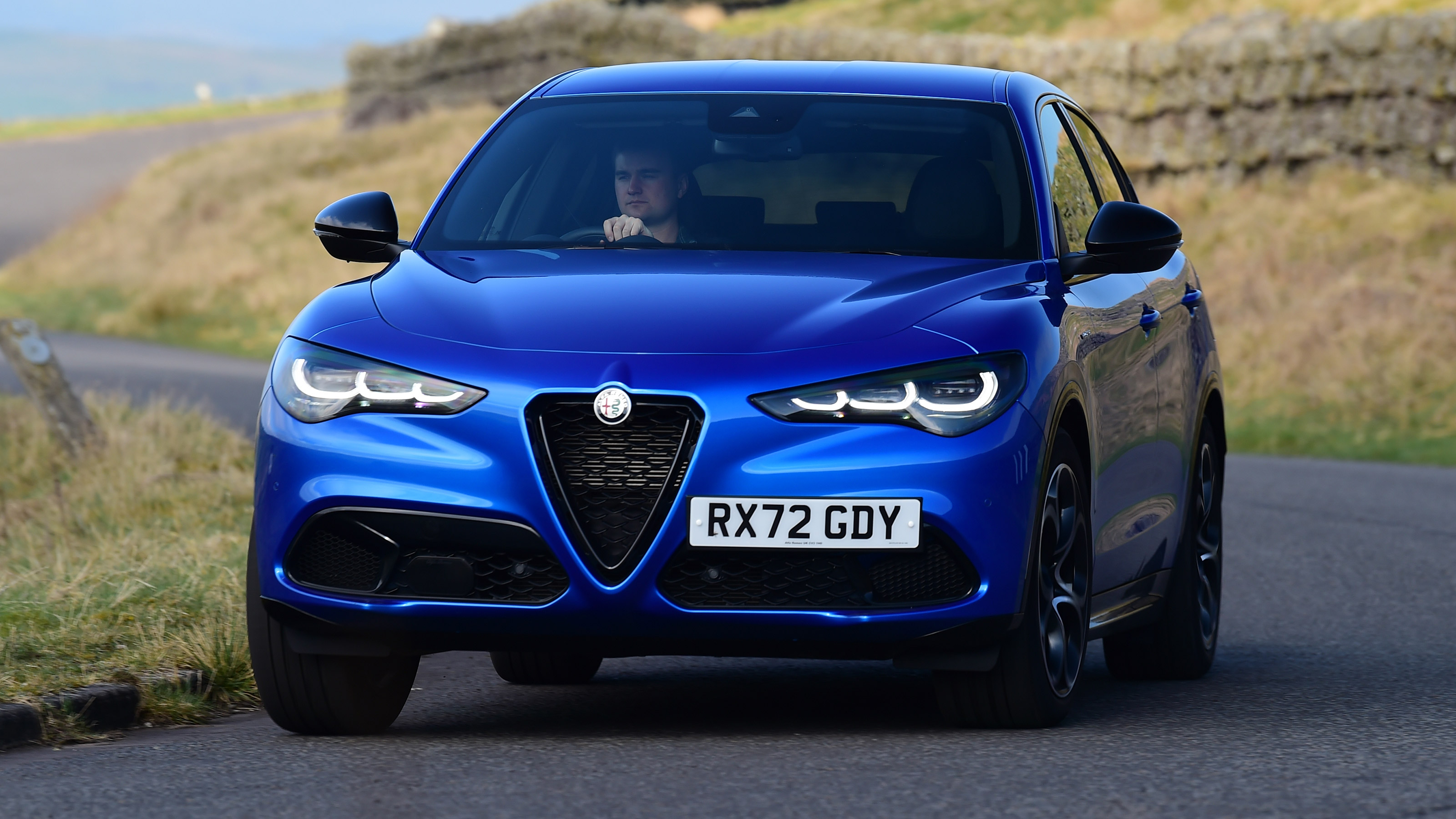 Alfa Romeo Stelvio - front cornering