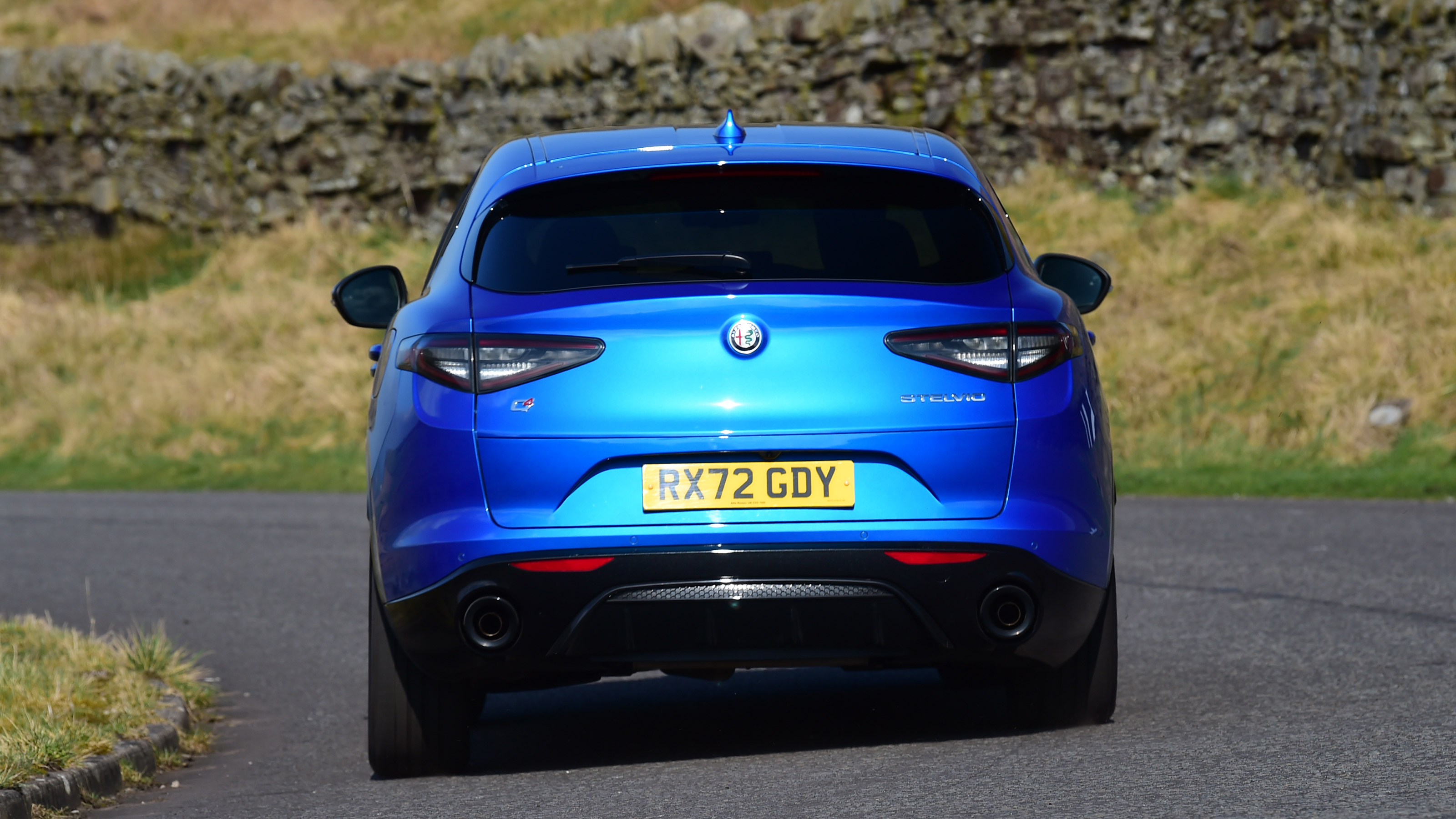 Alfa Romeo Stelvio - rear cornering