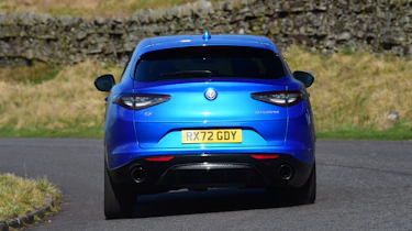 Alfa Romeo Stelvio - rear cornering