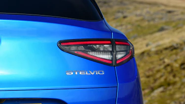 Alfa Romeo Stelvio - rear light