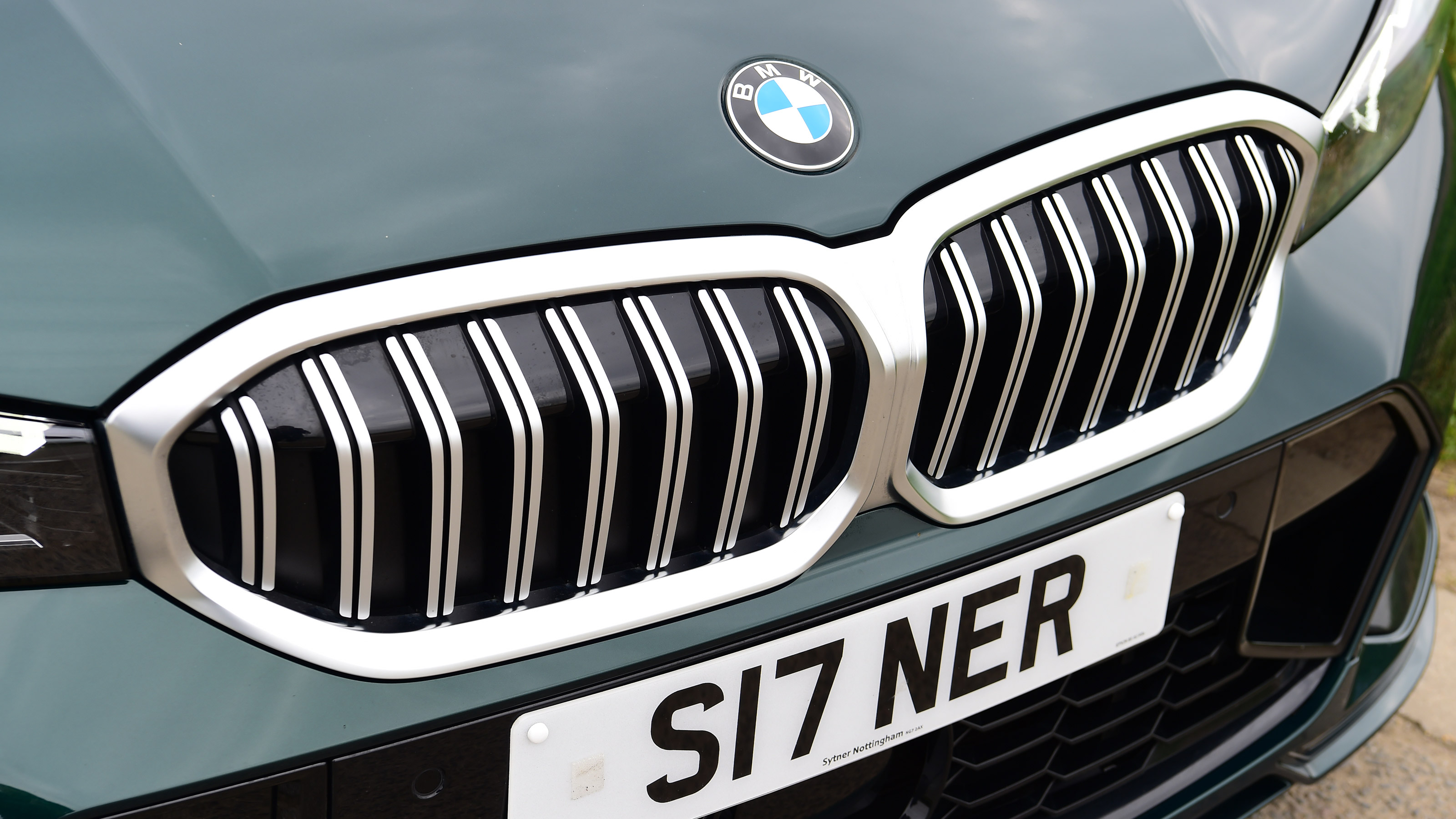 Alpina B3 Touring - grille