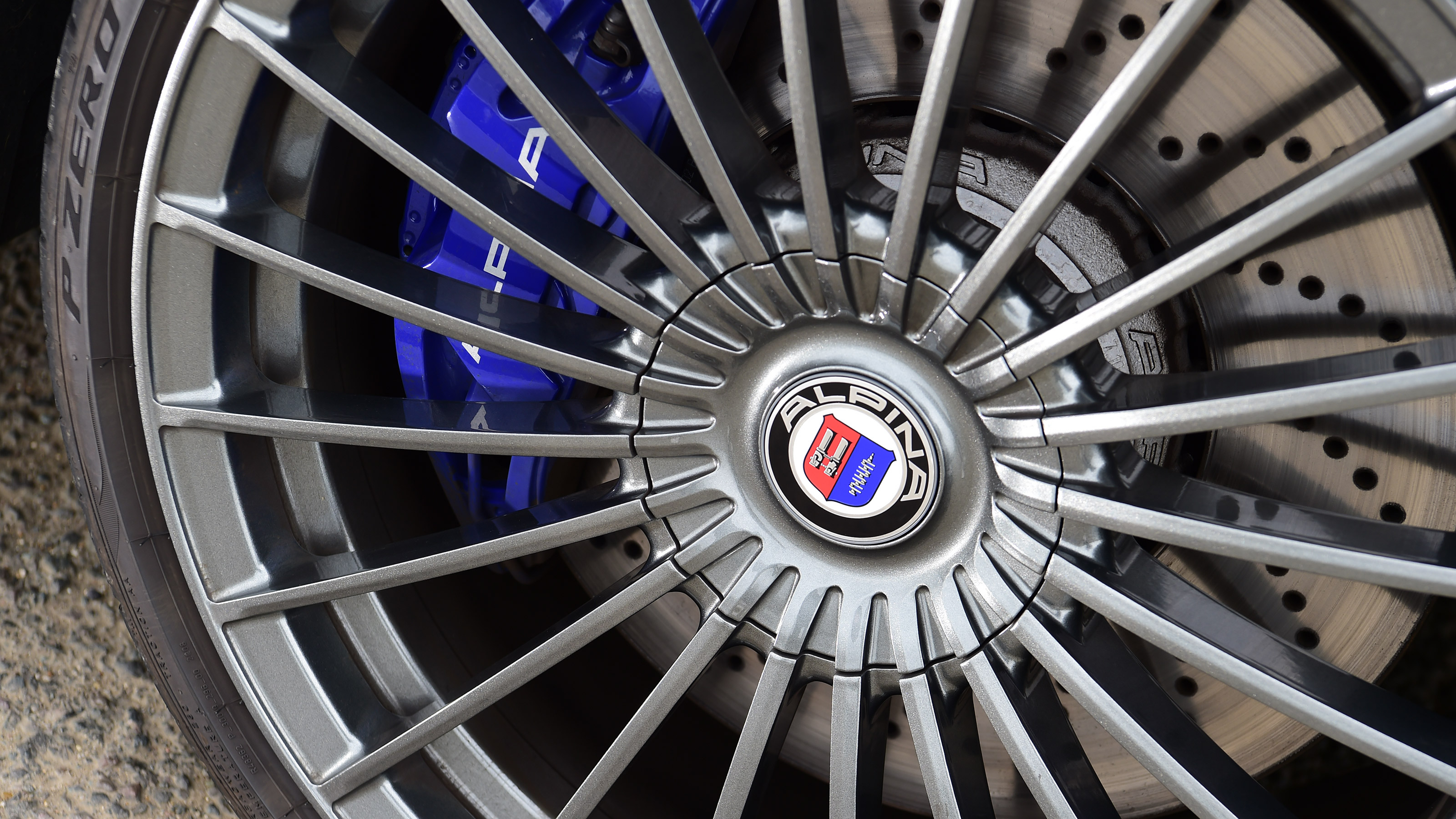 Alpina B3 Touring - wheel