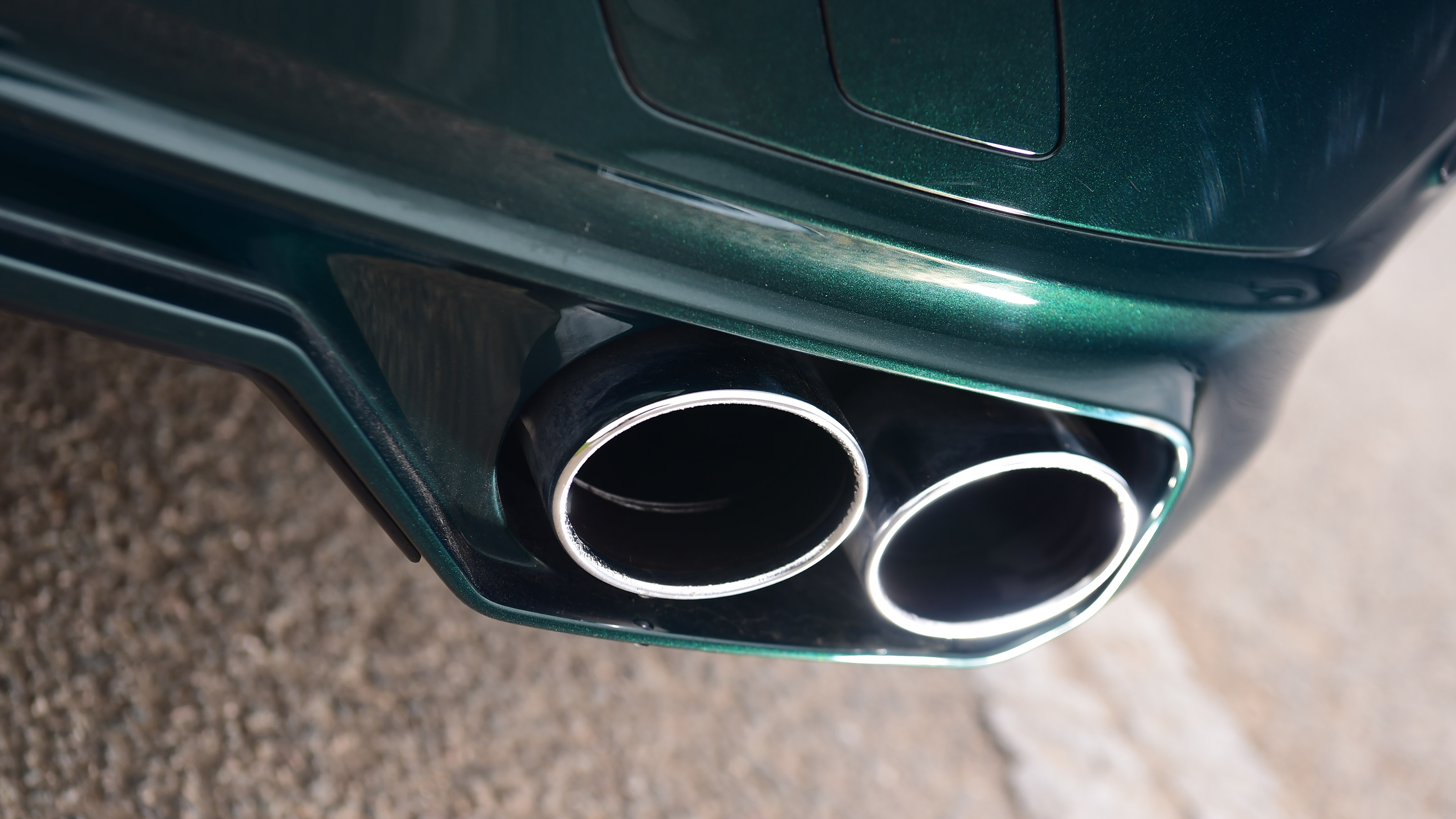 Alpina B3 Touring - exhausts