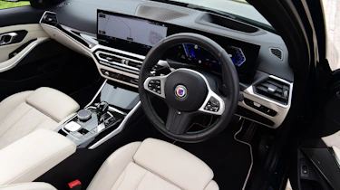 Alpina B3 Touring - cabin