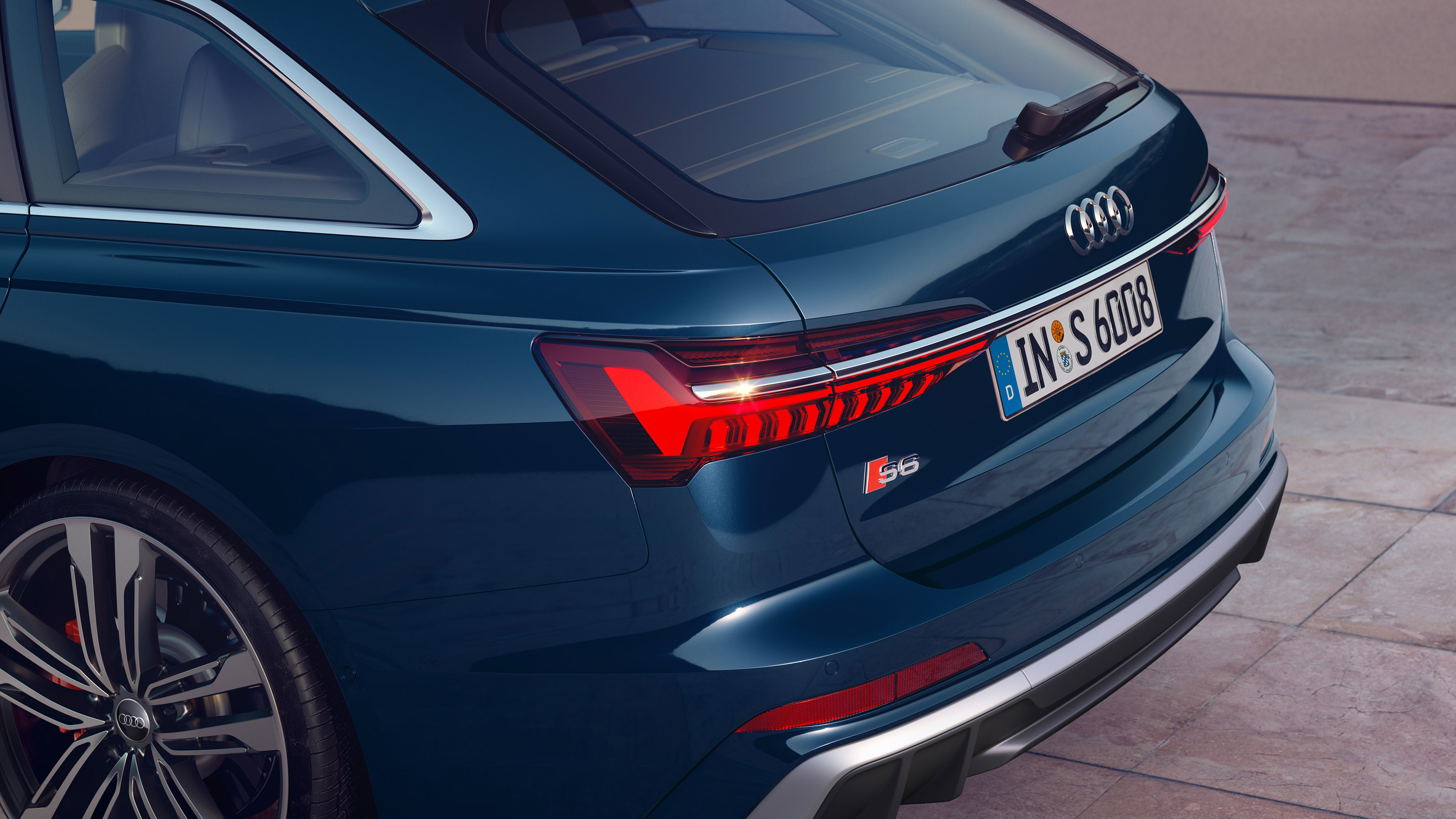 Audi A6 Avant - rear detail